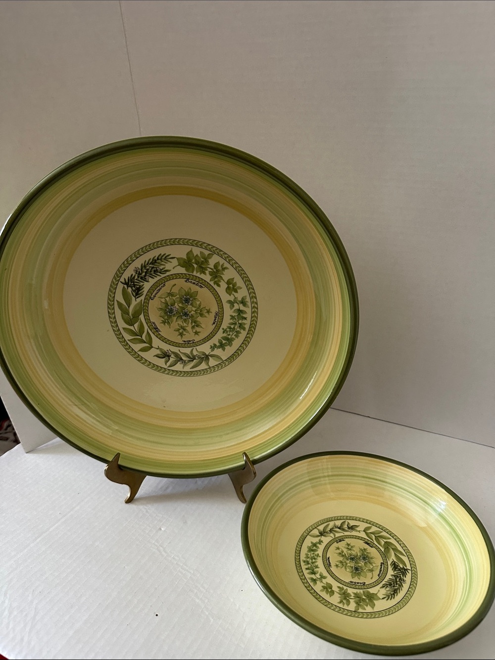 Vintage Yellow and Green Pasta Serving Bowl Set